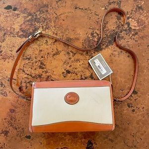 NWT Dooney & Bourke Zippered Clutch with Wallet